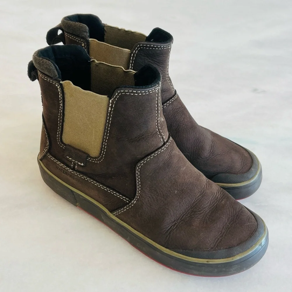 Keen Elsa II Chelsea Waterproof Boots Brown Slip-on Leather Insulated Women's 6